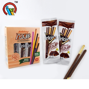 long bâton de biscuit au chocolat saveur fruitée
