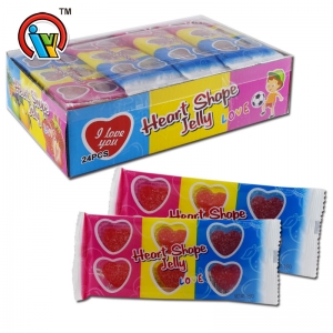 bonbons gélifiés sucrés en forme de coeur