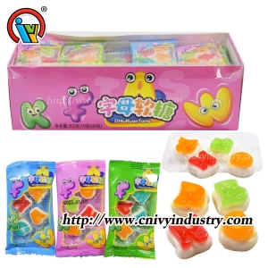 bonbon gommeux en forme de lettre
